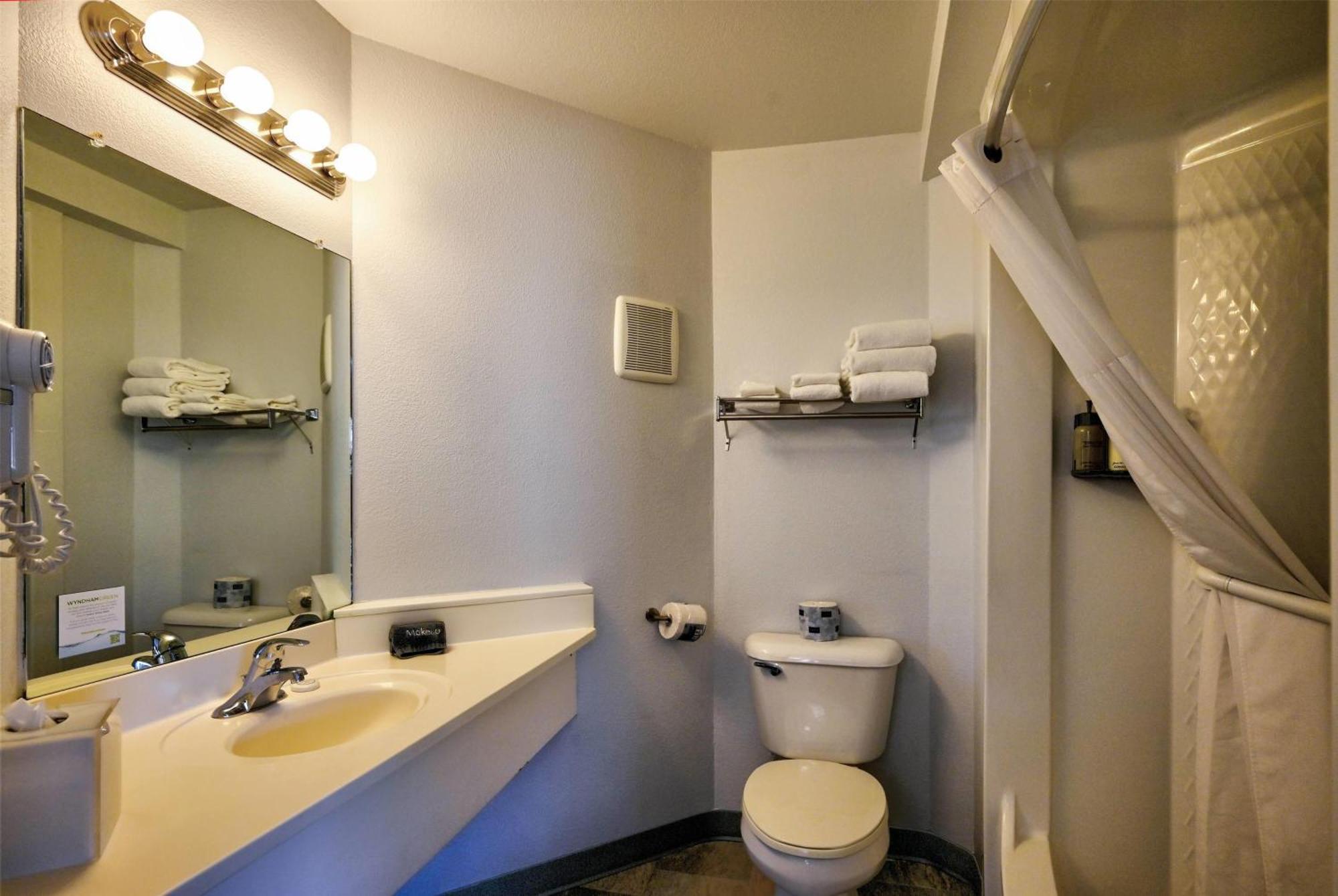 Travelodge By Wyndham Gardiner Yellowstone Park North Entr Exterior foto