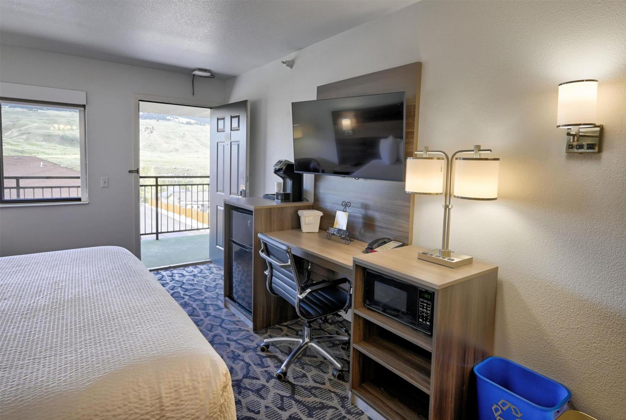 Travelodge By Wyndham Gardiner Yellowstone Park North Entr Exterior foto