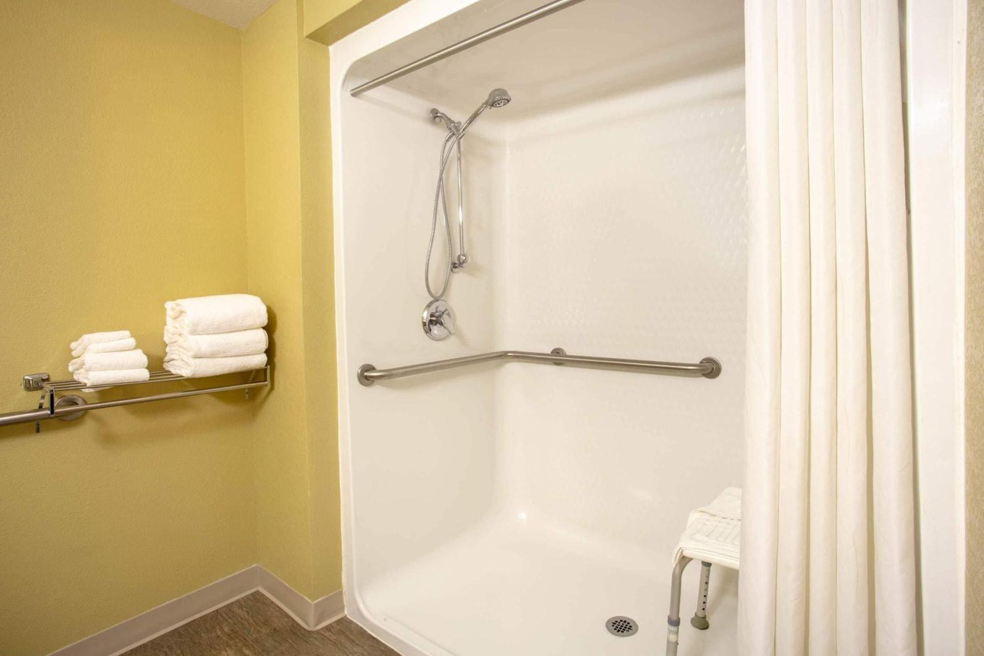 Travelodge By Wyndham Gardiner Yellowstone Park North Entr Exterior foto