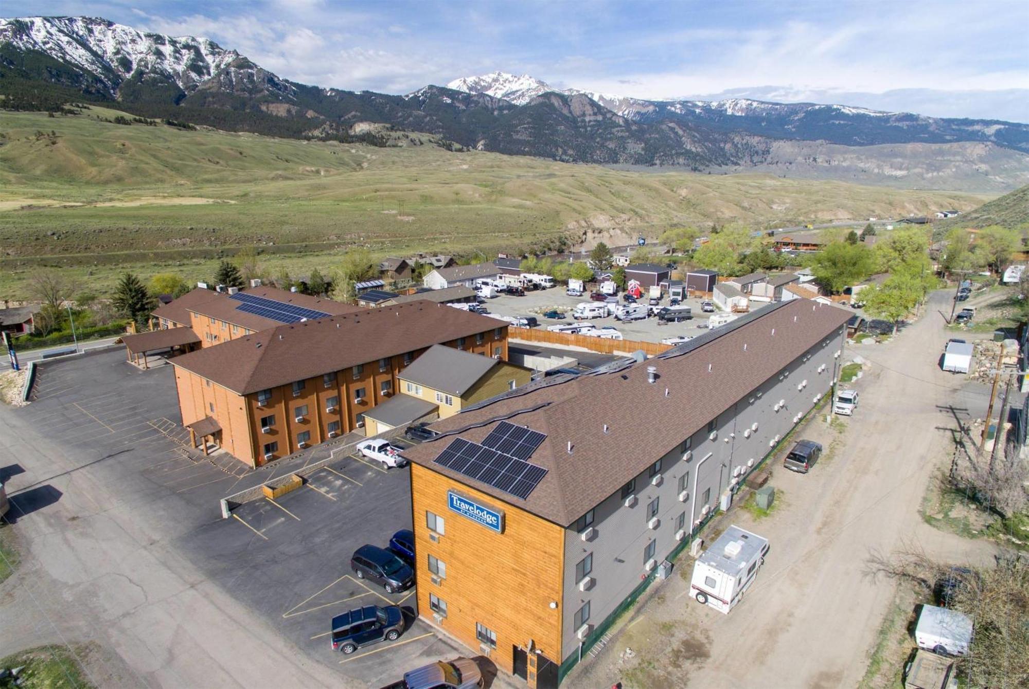 Travelodge By Wyndham Gardiner Yellowstone Park North Entr Exterior foto